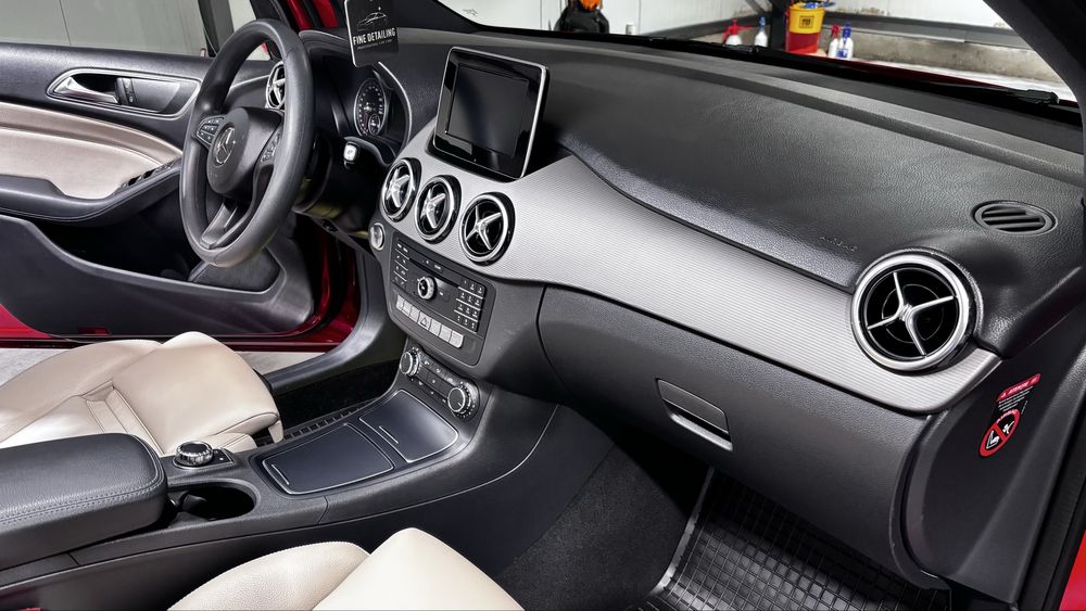 Detailing interior si exterior auto