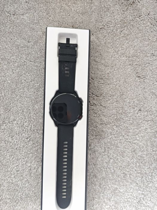 Смарт часовник Mi Watch