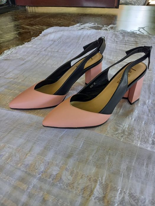 Не подошёл размер обуви. Новые. Неодеванные.