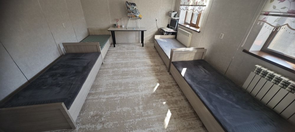 родаю 4 кровати, размер 90×200.