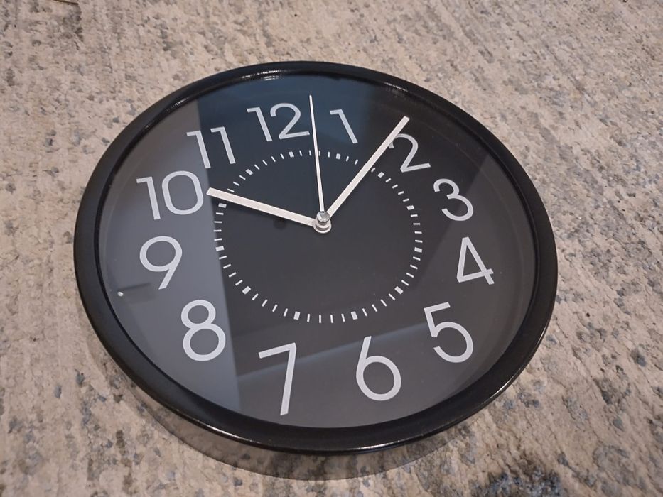 Оригинален професионален стенен часовник Кварц от Швейцария