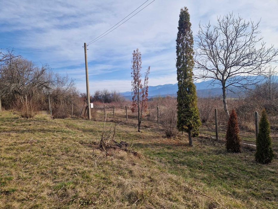 Имот в с.Очуша за вила, къща илиовощна градина