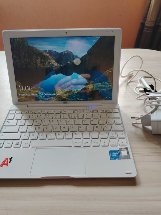 Лаптоп таблет 2в1 с Windows