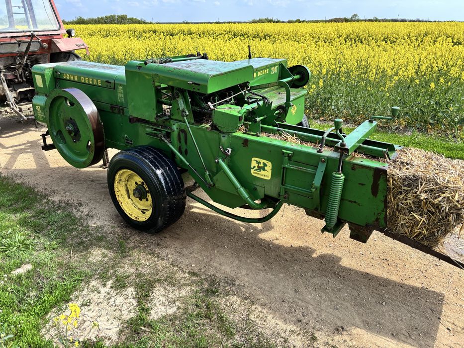 Presa John Deere 224 t ( balotiera)