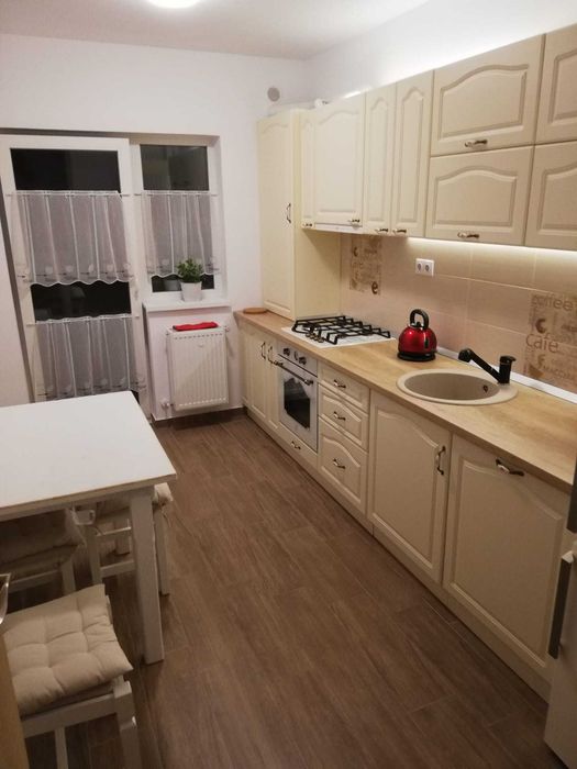 Proprietar vand apartament 3 camere 72 mp, Kogalniceanu, terasa inchisa, 2 locuri de parcare (optional)