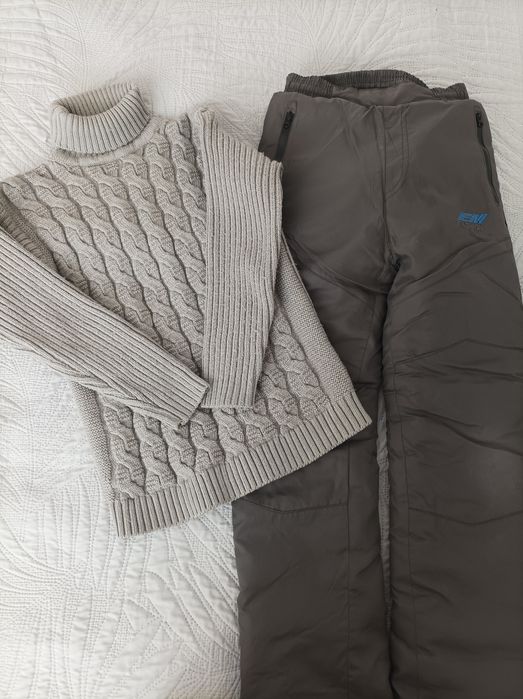Продам свитер , брючки  утеплённые на мальчика