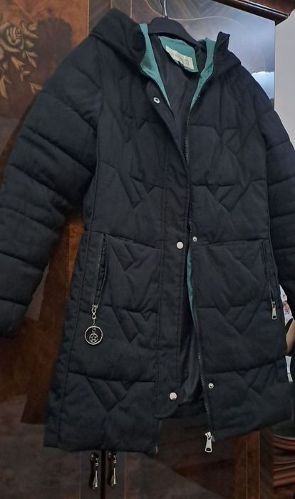 Продаётся женская куртка в отличном состоянии