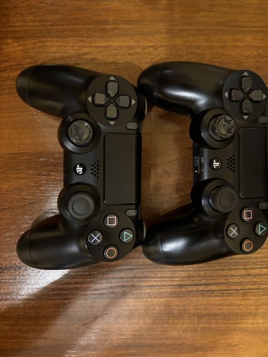 Продам PS4 PRO 1tb