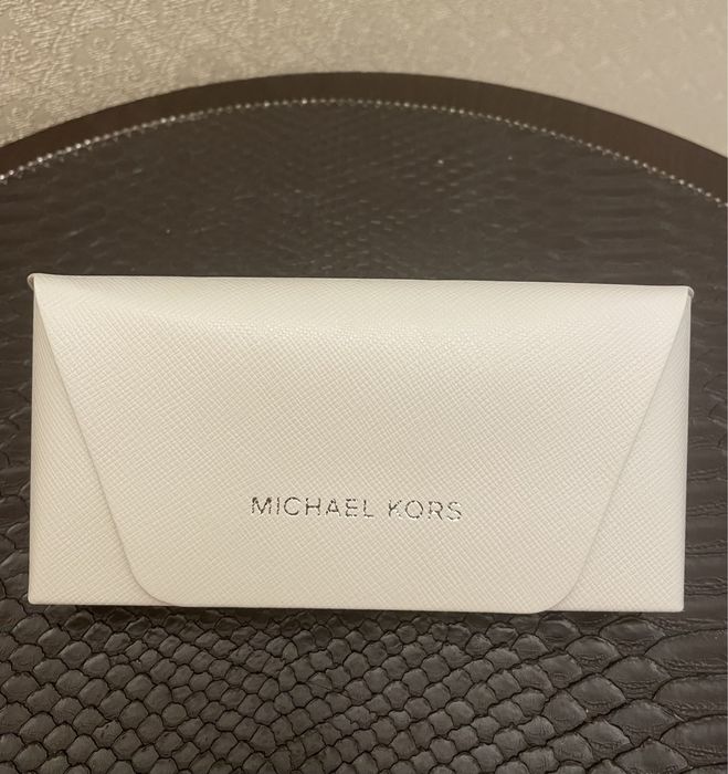 Очки Michael Kors