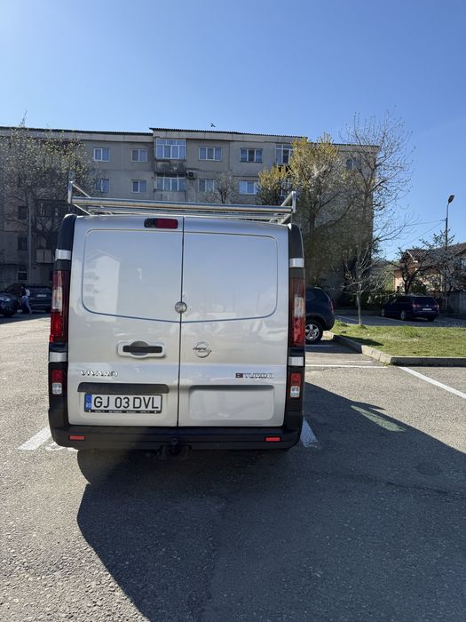 Opel Vivaro duba cu rafturi Sortimo