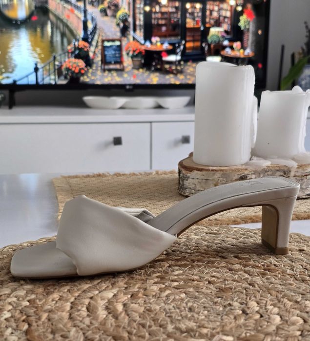 Saboți din piele ecologica H&M