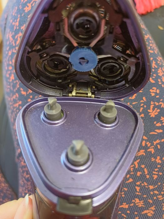 Aparat de ras barbati