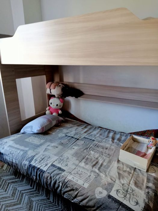 Отдам даром диван с креслом и двухъярусную кровать
