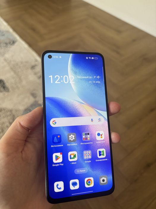 Телефон OPPPO Reno5