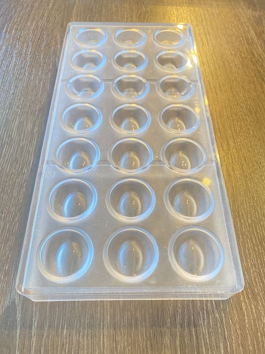 Поликарбонатна форма за шоколадови бонбони