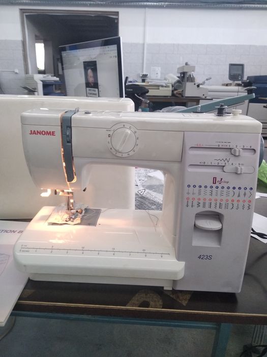 Продается швейная машинка