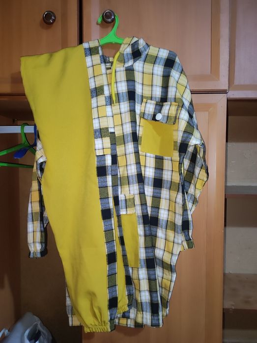 Kiyimlar sotiladi 10 000 dan