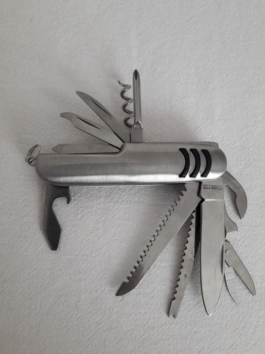 Джобно ножче 11 в 1