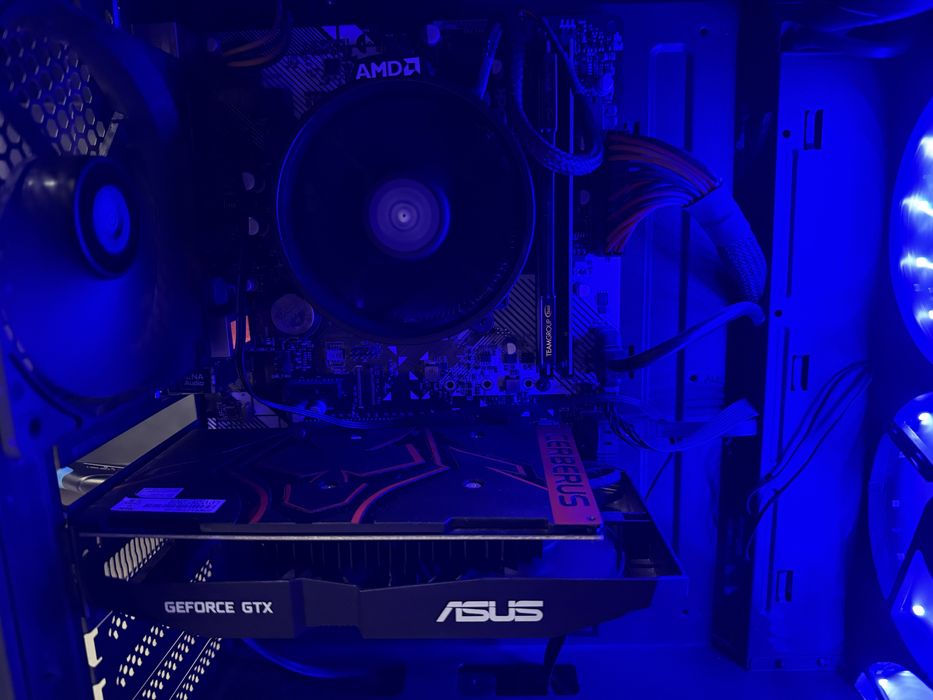 Настолен компютър-много добро състояние