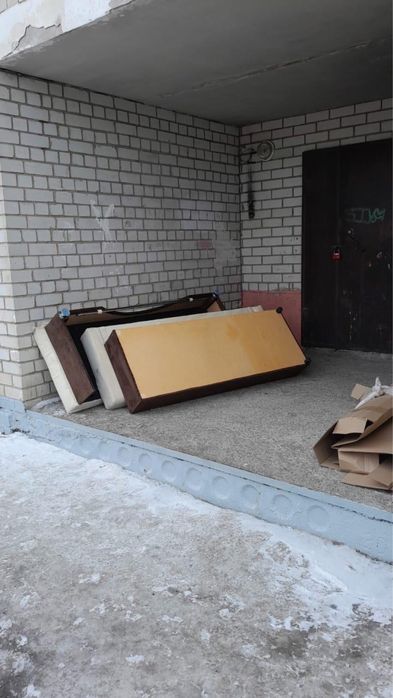Отдам диван бесплатно самовывоз