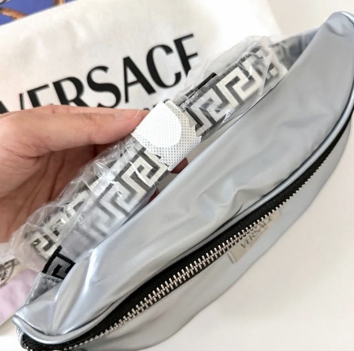 Нова Versace чантичка