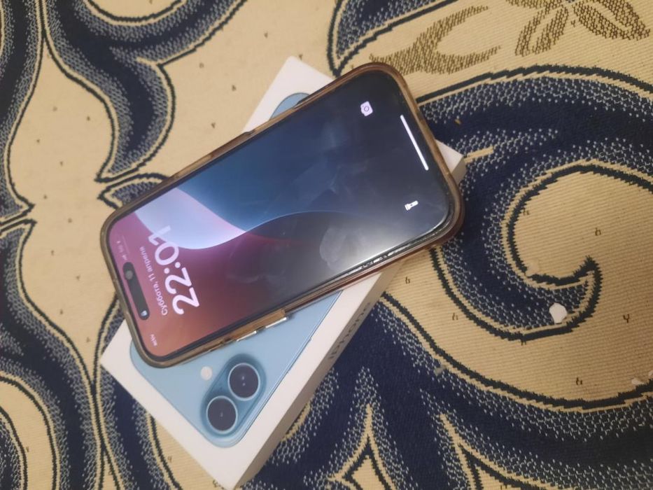 Айфон 16 почти новая