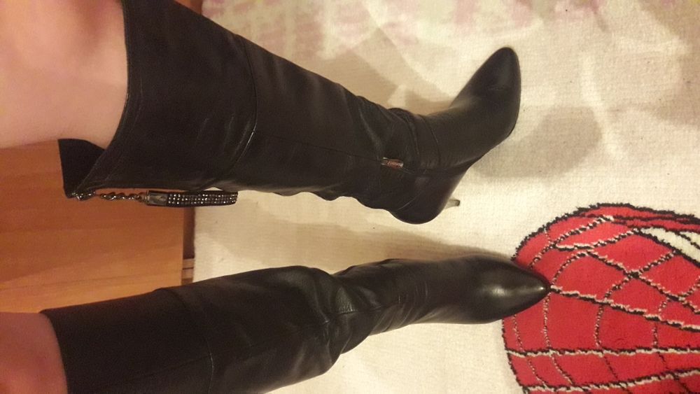 Кожанные сапоги женские