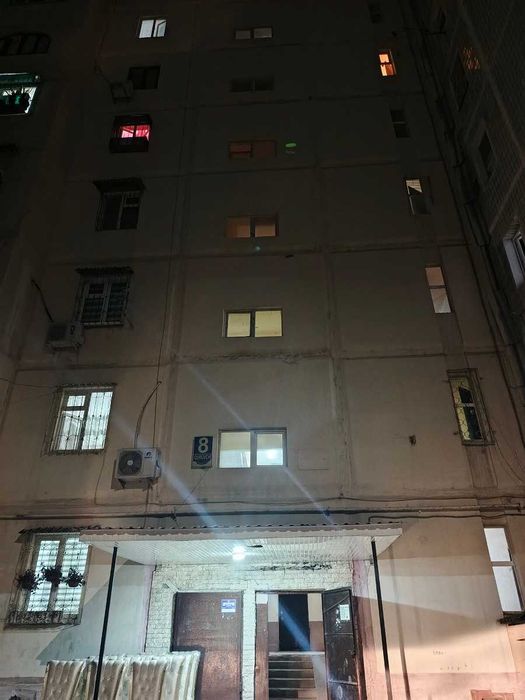 Продам срочно квартиру в Сергелийском районе, мас.Строители/Курувчилар