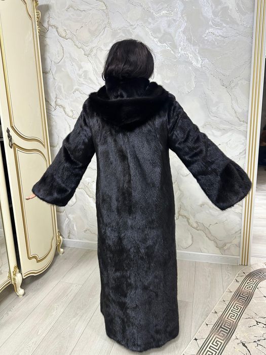 Шуба норковая черная