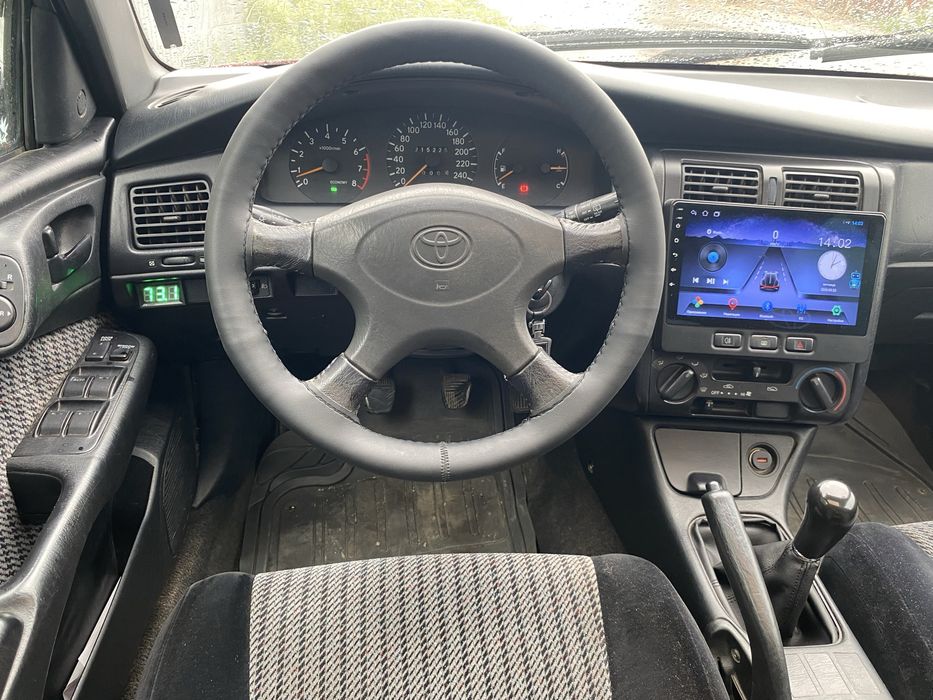 Продам автомобиль Toyota Carina E