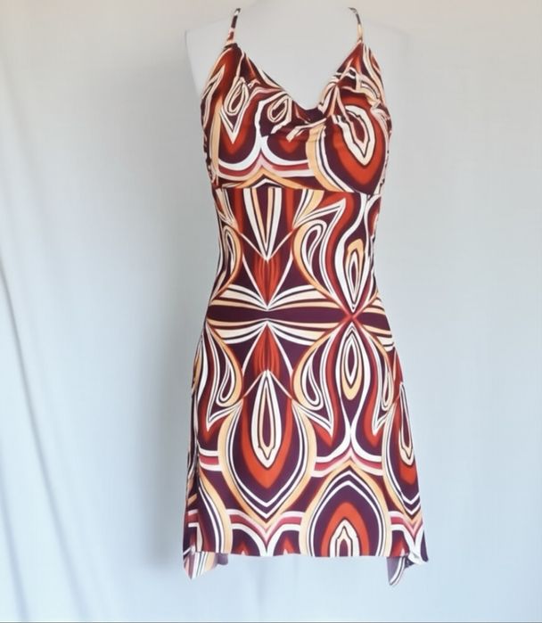 Нова лятна рокля с гол гръб