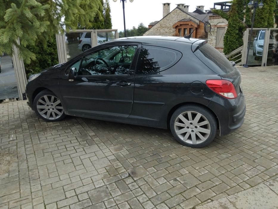 Peugeot 207 1..6 turbo  150 конски сили