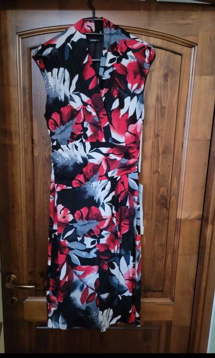 Rochie  nouă .Roman.UK