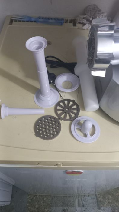 Мясорубка электрическая