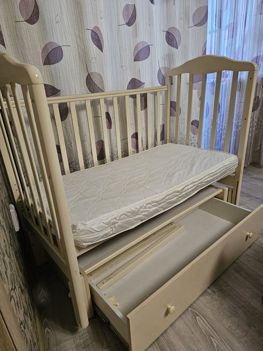 Продам детскую кроватку