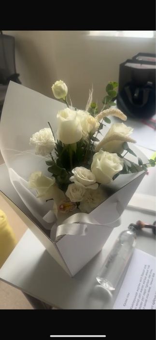 2 букета в коробке БЕЗ ТОРГА