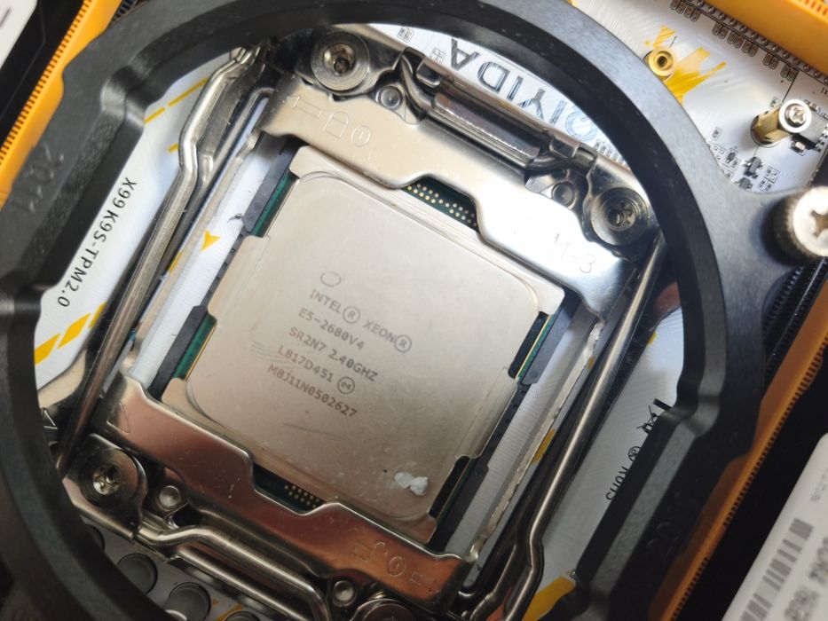 X99 + xeon e5 2680 v4 + 32 gb ddr4 3200