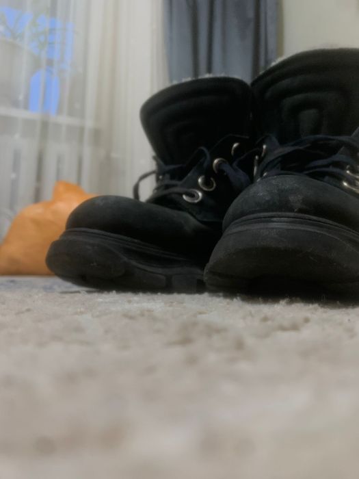 Продается ботинки