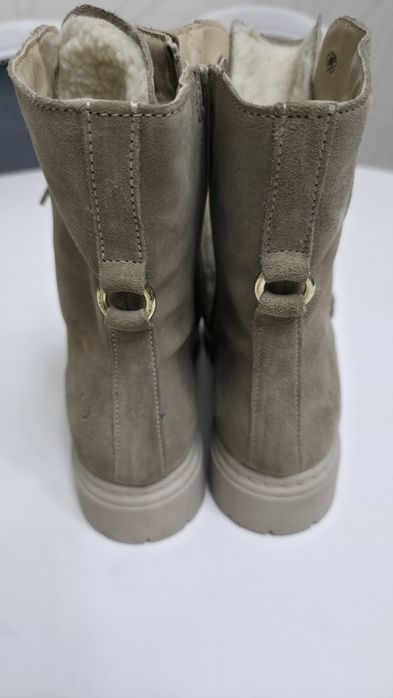 Ghete Benvenuti bej din piele intoarsa, pentru femei, marimea 38