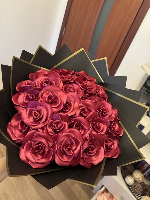 Buchet trandafiri satin