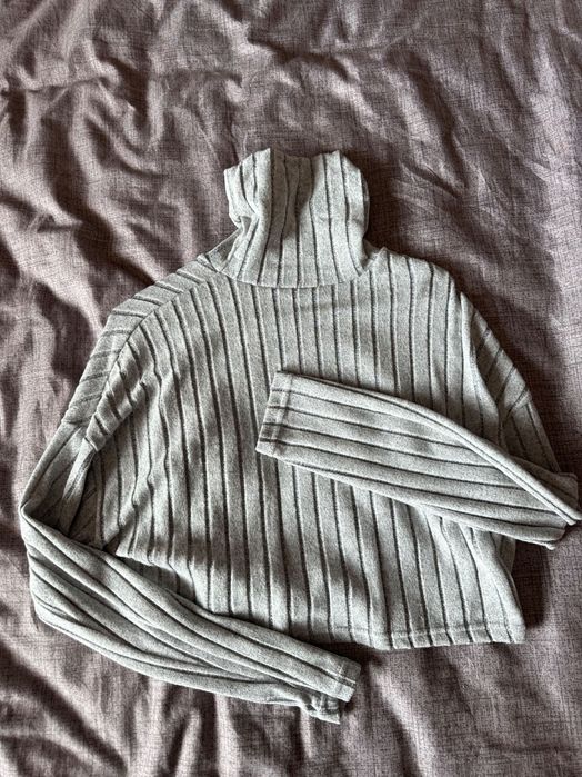 Сива блуза с поло