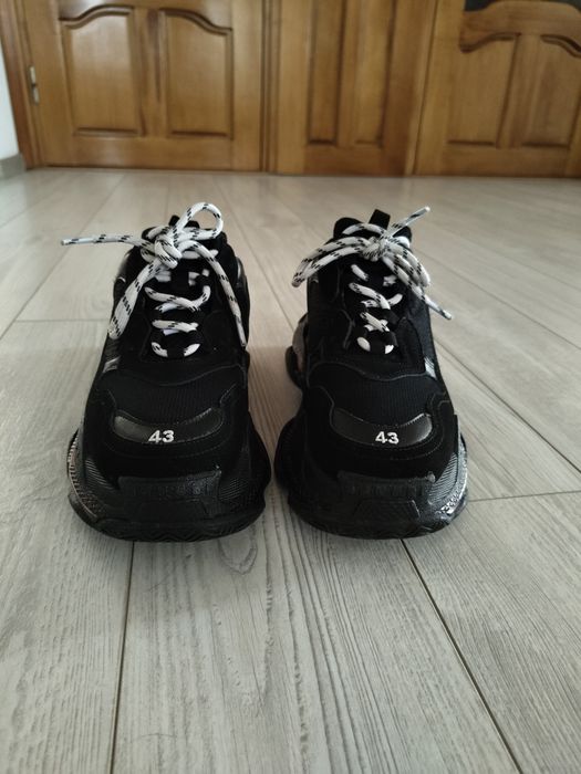 BALENCIAGA Triple s 43