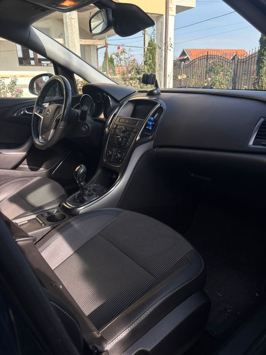 Opel Astra 2012 1.7 CDI 125 CP SUPER OFERTA  NU FAC SCHIMB!!!