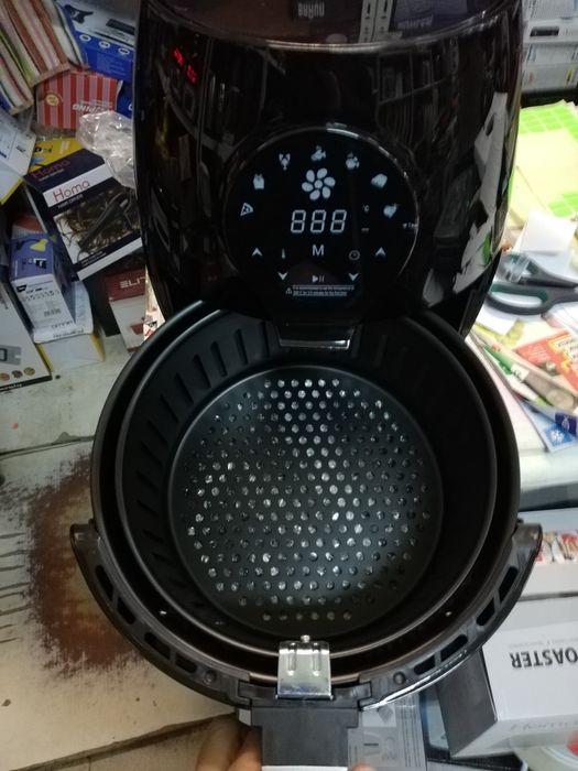 Фритюрник с горещ въздух HOMA HF-353D 3.5 ЛИТРА ТАЧ КОНТРОЛ 24 МЕСЕЦА