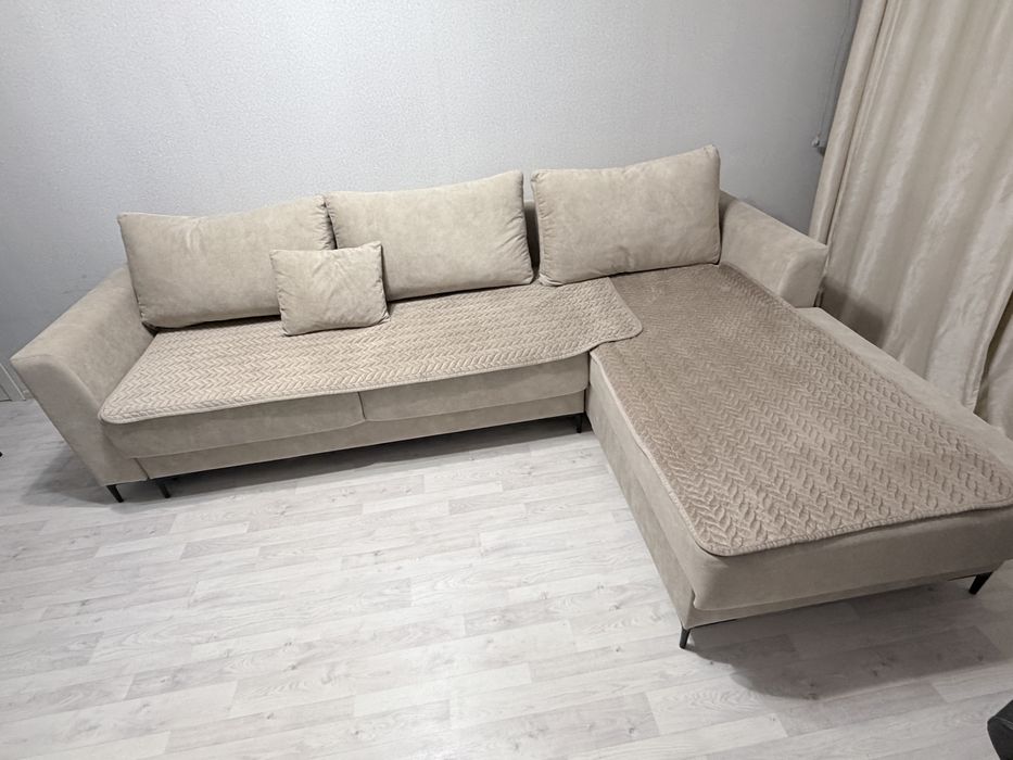 Угловой диван 3м*2 м