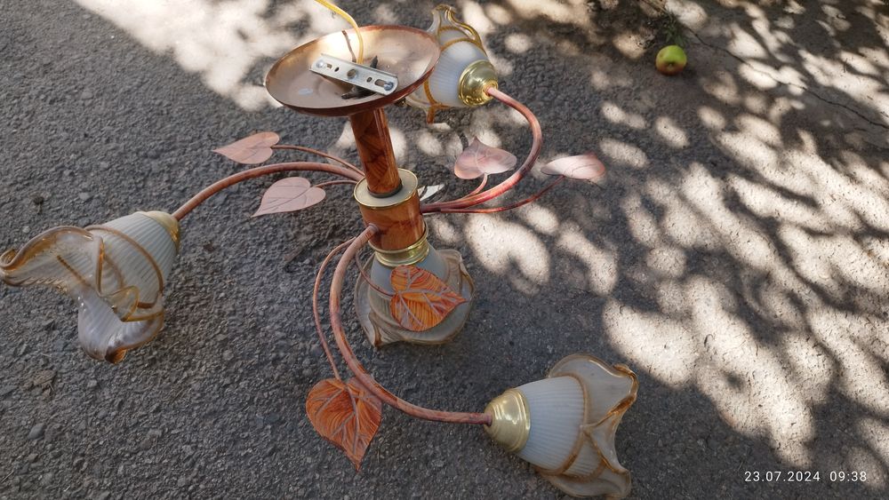 Продам люстры бу