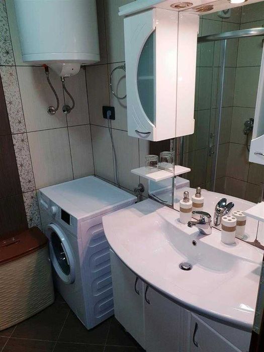 Дава се под наем Двустаен апартамент в Бургас, Изгрев - 63 кв.м за 255 € - Снимка #4