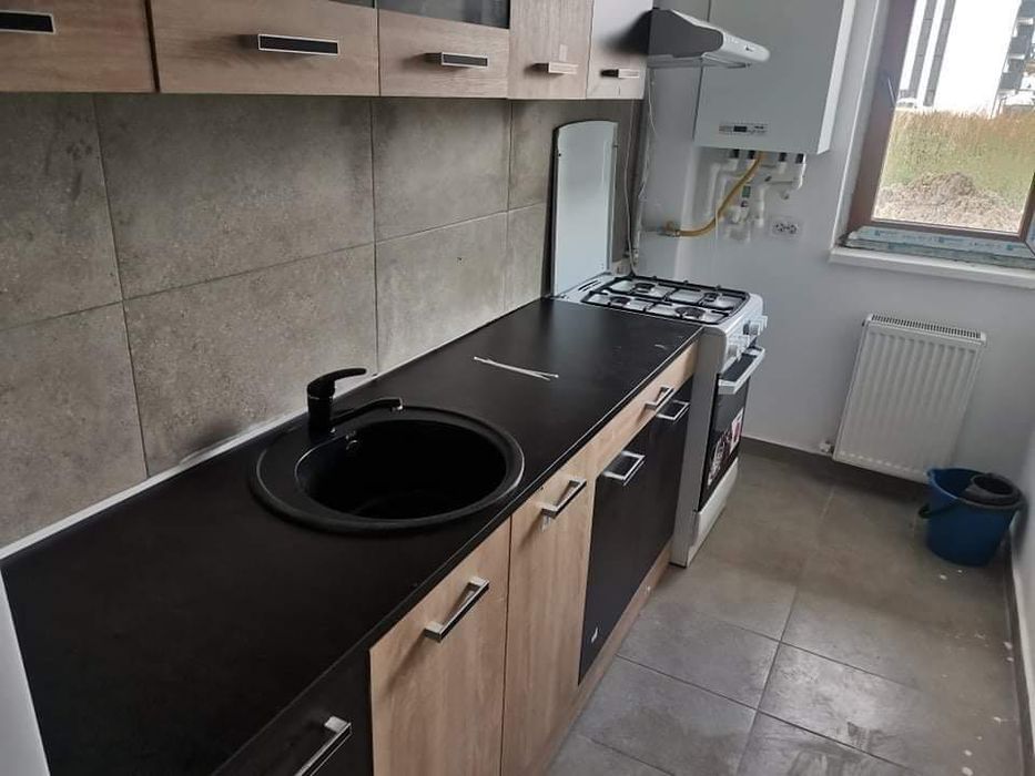 Închiriez apartament