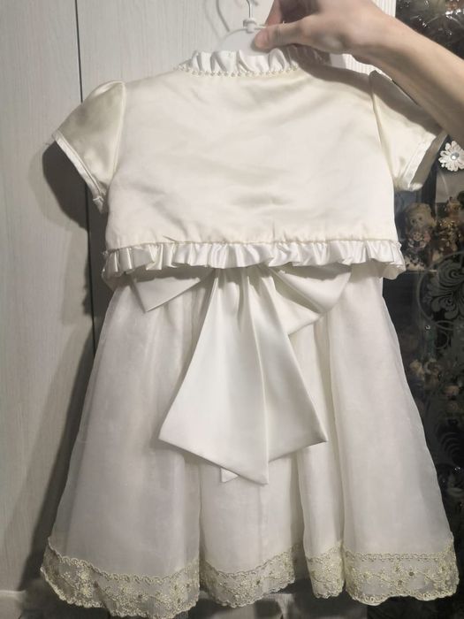 Продам платье с туфельками