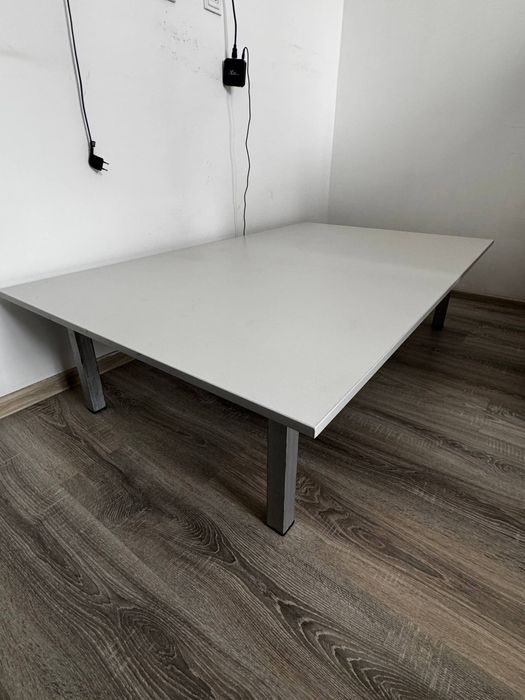 Продается стол хантахта